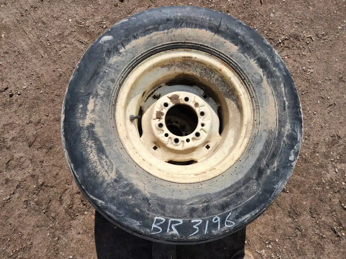 Gallery image 2 for Unspecified 31x13.50-15 Tires & Rims