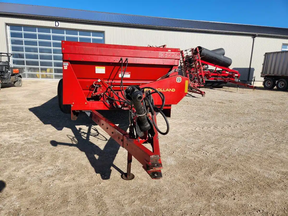 Gallery image 2 for Used New Holland 195 Manure Spreader