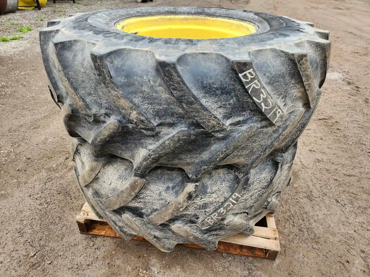 Gallery image 1 for Used Continental 420/85R24 Tires & Rims
