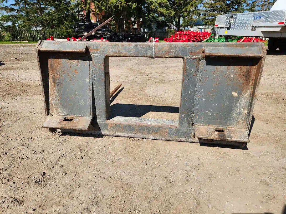 Gallery image 2 for Unspecified 2 Prong Bale Spear Tractor