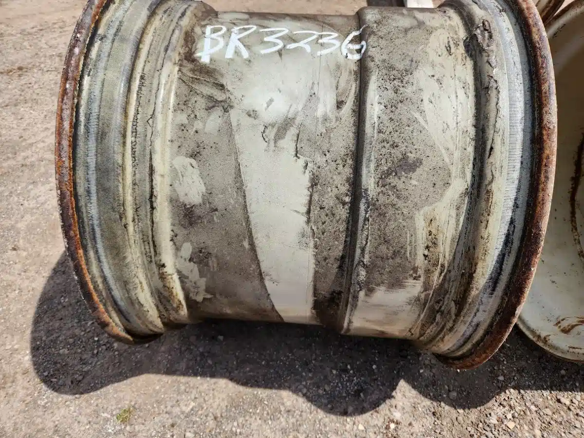 Gallery image 2 for Unspecified 27x32 Rims