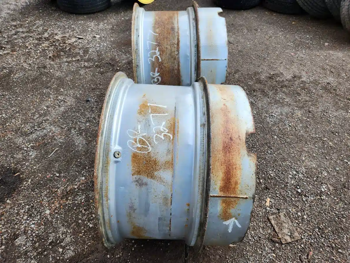 Gallery image 2 for Used Titan 14x30 Duals