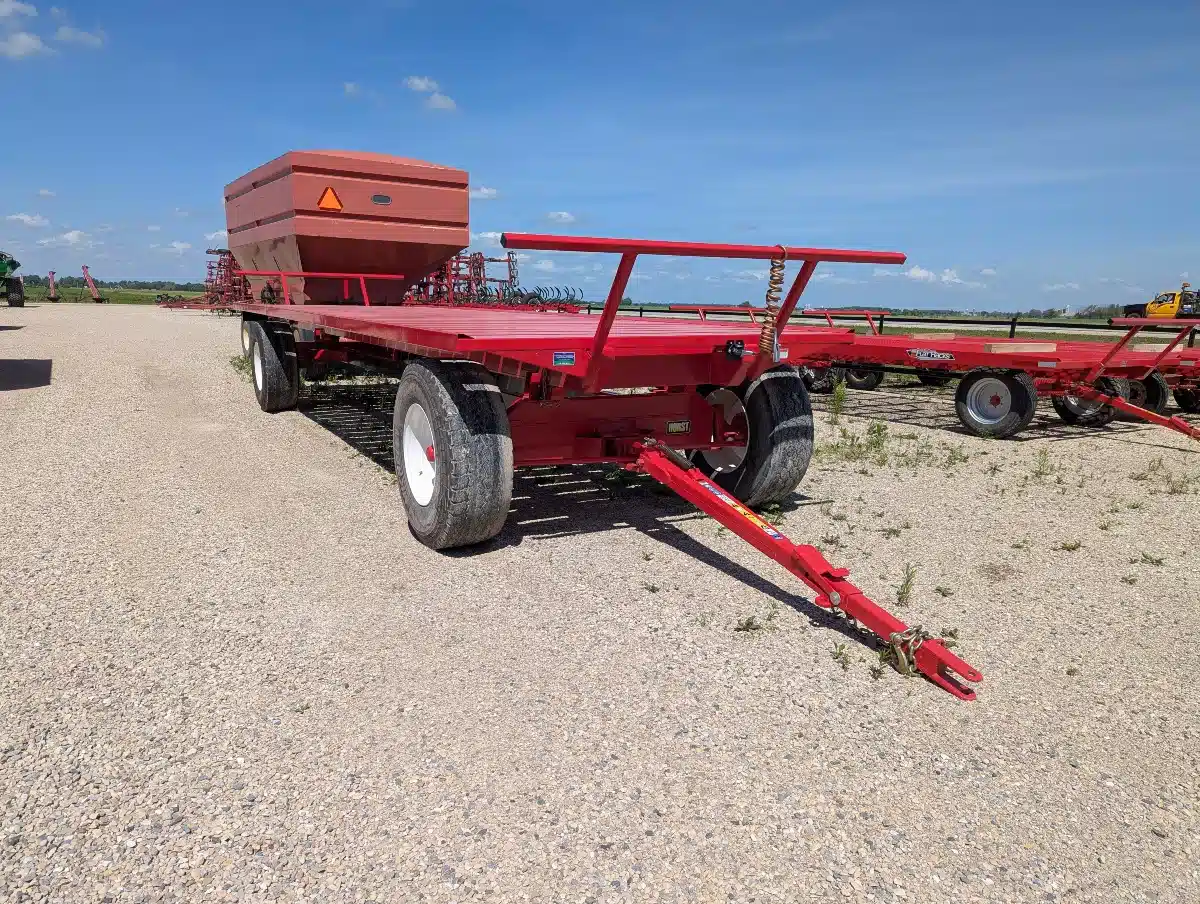 Gallery image 1 for New 2025 Creekbank Welding 8530FL Bale Wagon