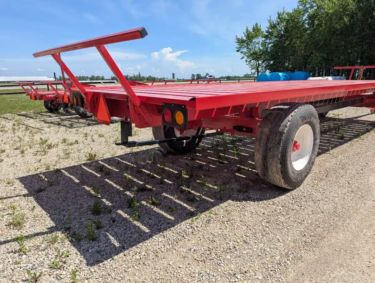 Gallery image 2 for New 2025 Creekbank Welding 8530FL Bale Wagon