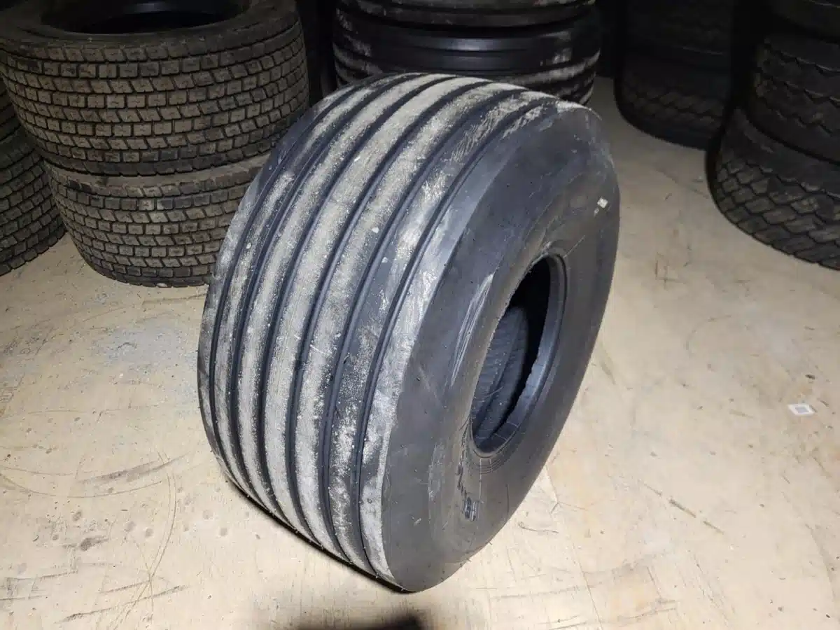 Gallery image 2 for New Marcher 19L-16.1 Tires