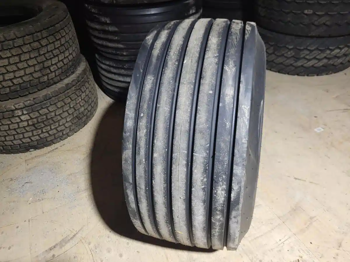 Gallery image 1 for New Marcher 19L-16.1 Tires