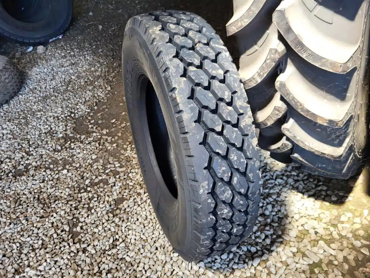 Gallery image 1 for New Petlas 11R22.5 Tires