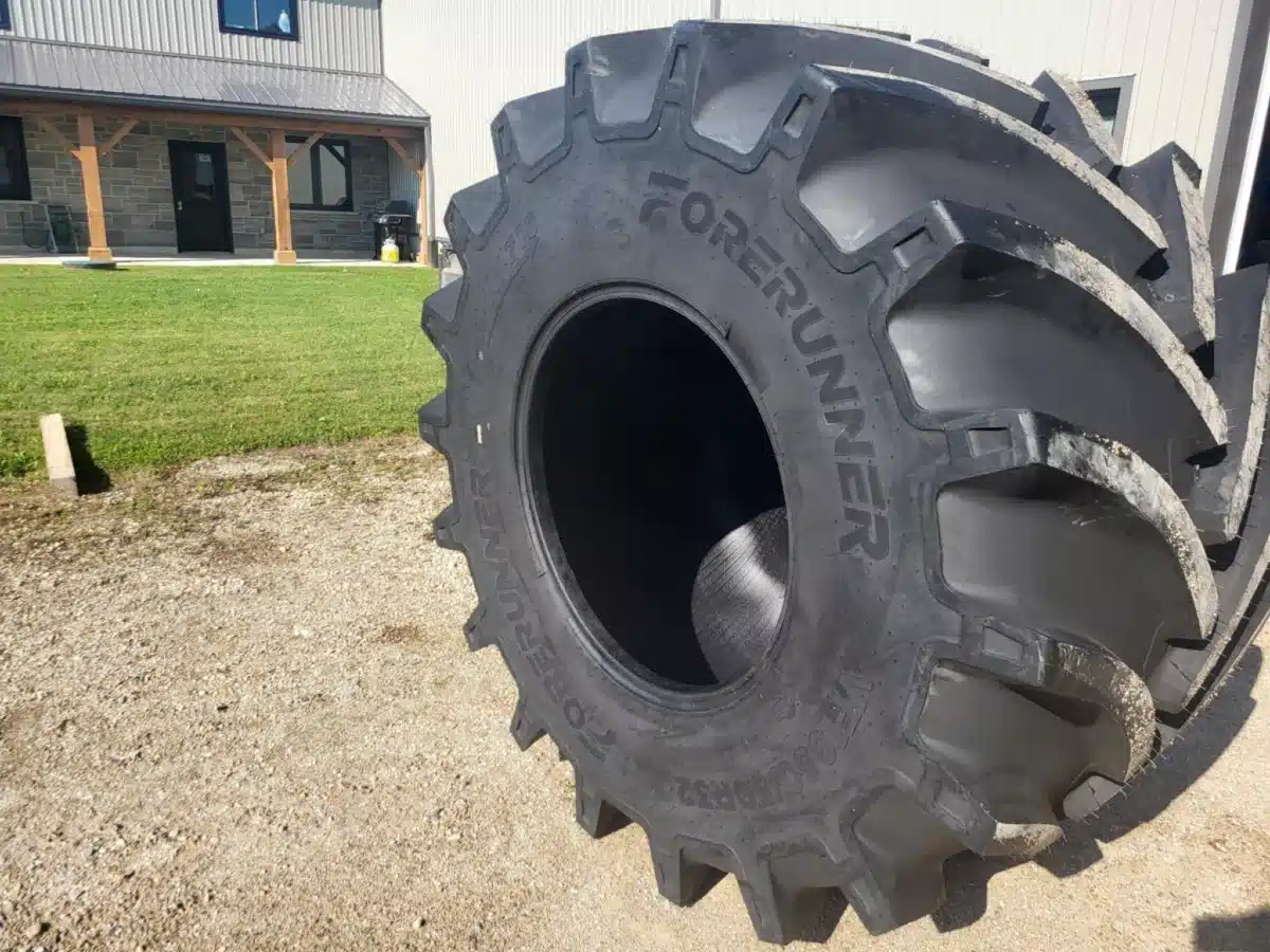 Gallery image 2 for New Forerunner 1050/50R32VF Tires