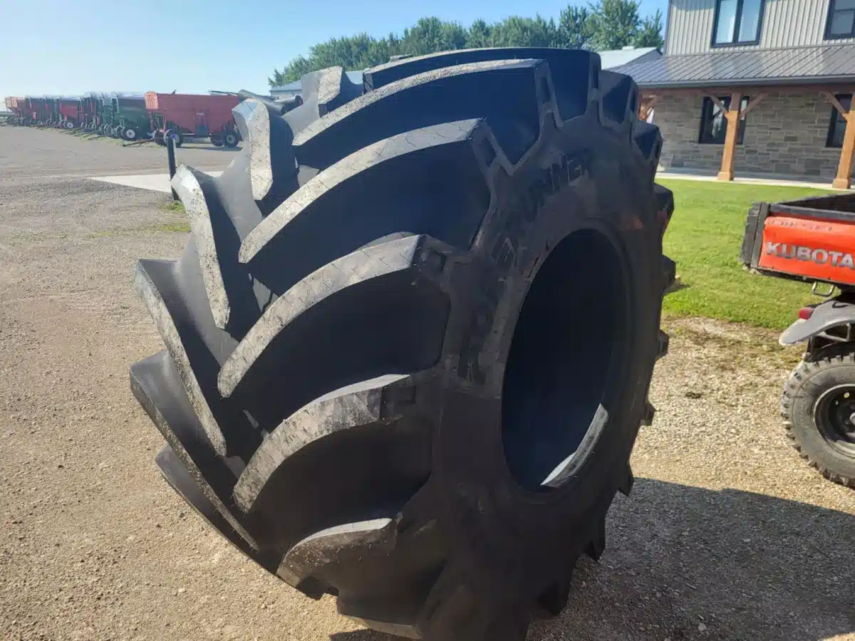 Gallery image 1 for New Forerunner 1050/50R32VF Tires