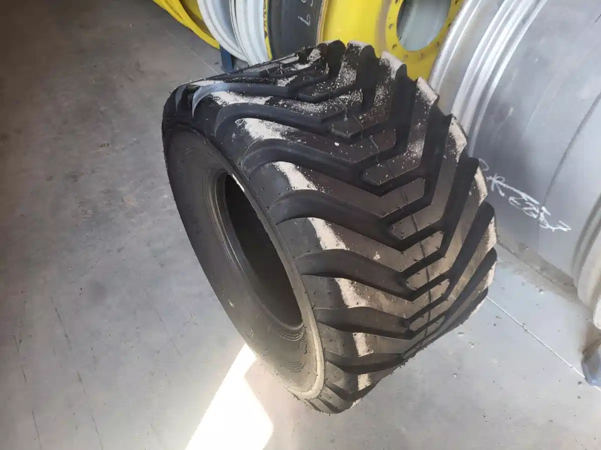 Gallery image 2 for New Forerunner 500/50-17 Tires