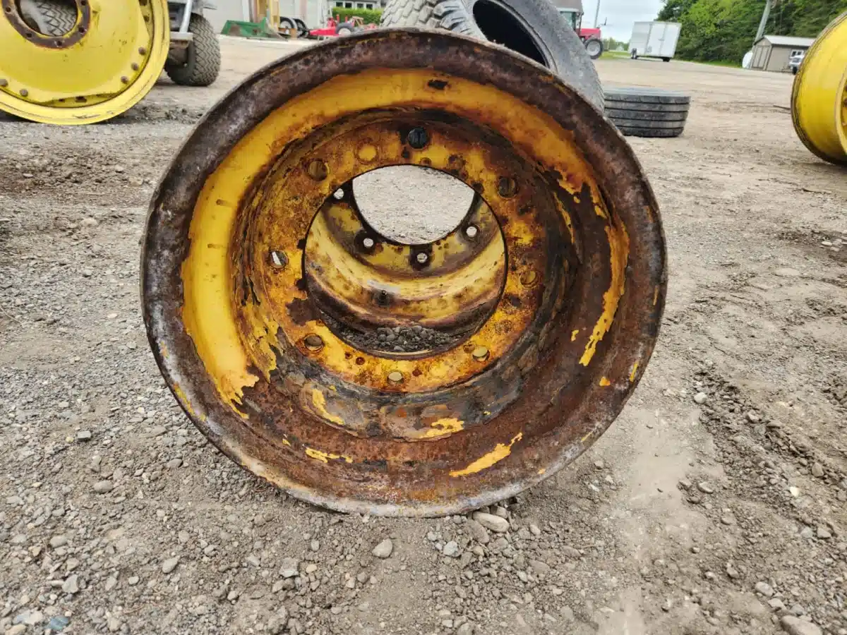 Gallery image 1 for Used Unverferth 12x16 Rims