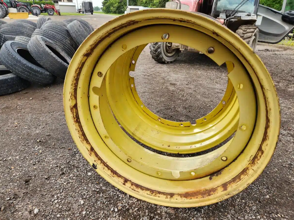 Gallery image 1 for Used Unverferth 16x38 Rims