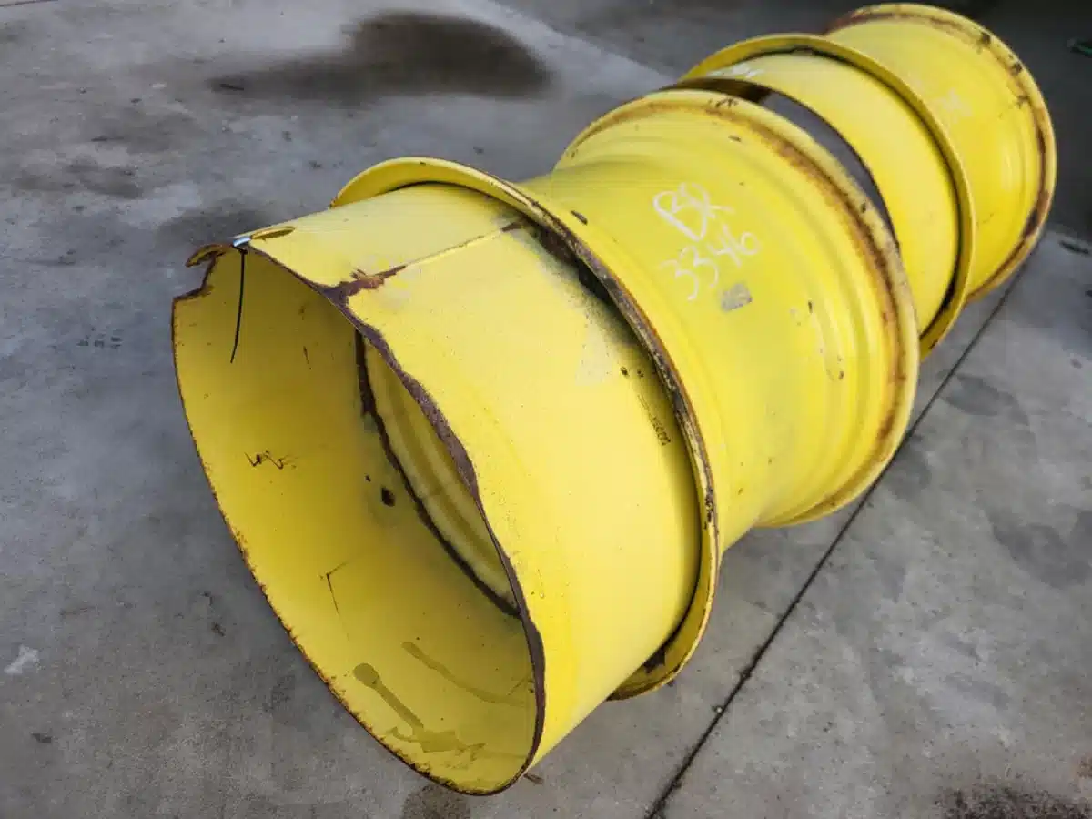 Gallery image 1 for Used Unverferth 20x30 Rims