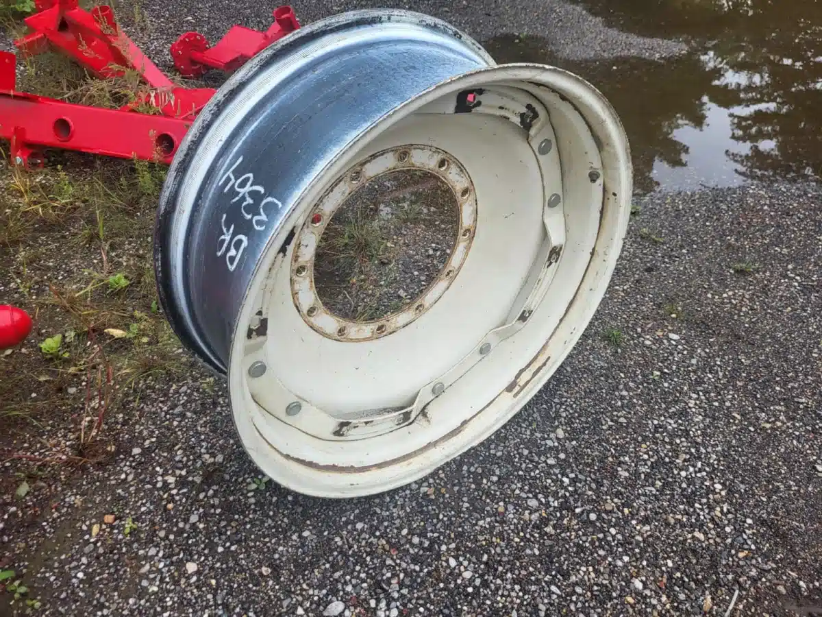 Gallery image 1 for Used Titan 13x34 Rims