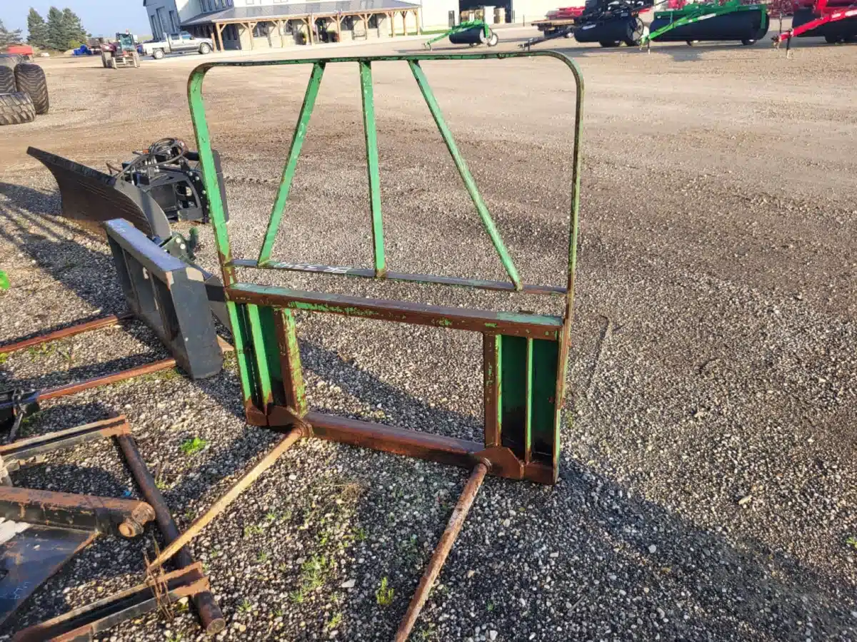 Gallery image 1 for Used John Deere 2 Prong Bale Spear
