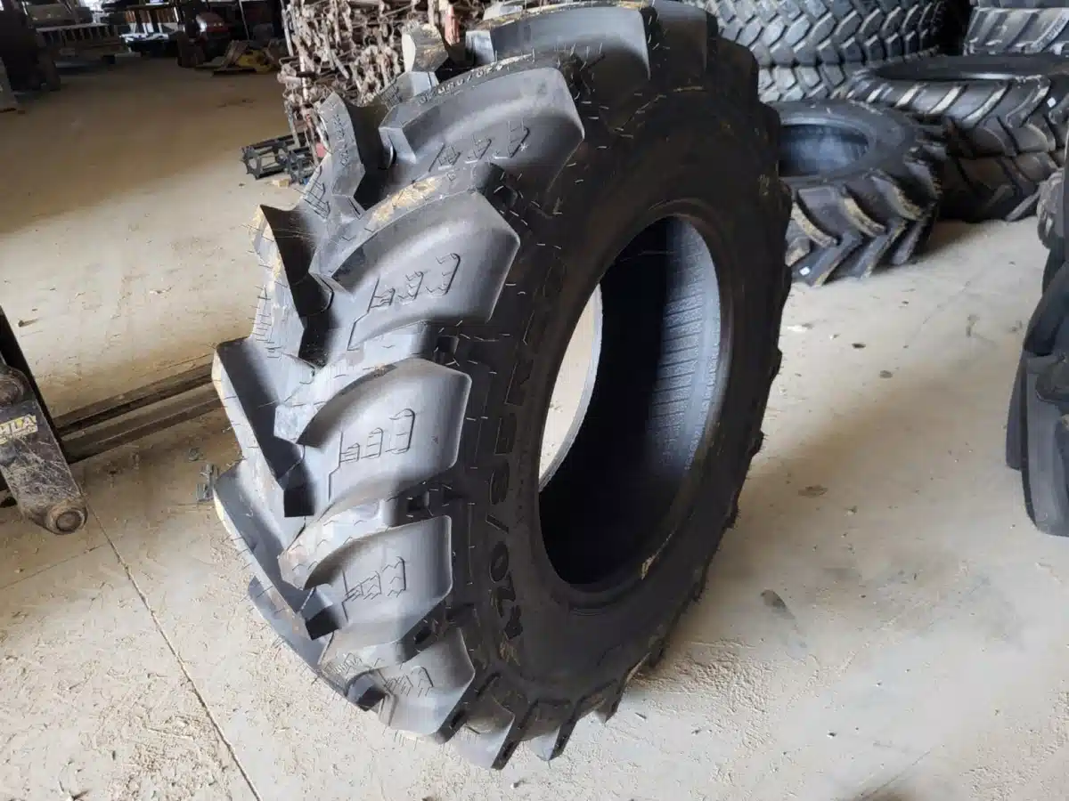 Gallery image 1 for New Forerunner 420/85R28 Tires