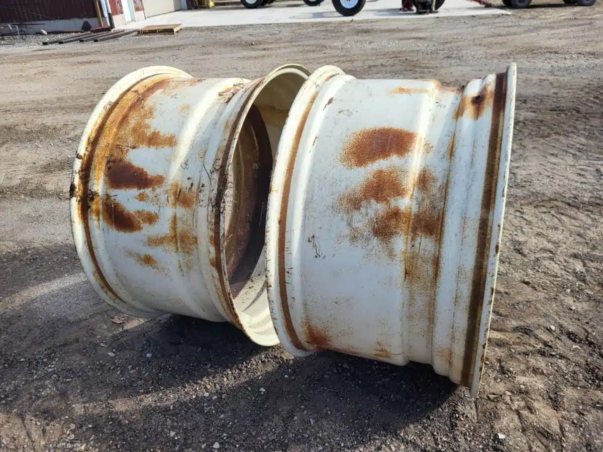 Gallery image 2 for Used Unverferth 23x42 Rims