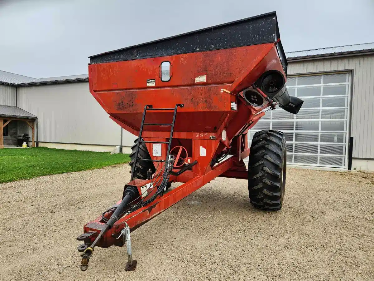 Gallery image 2 for Used Brent 472 Grain Cart