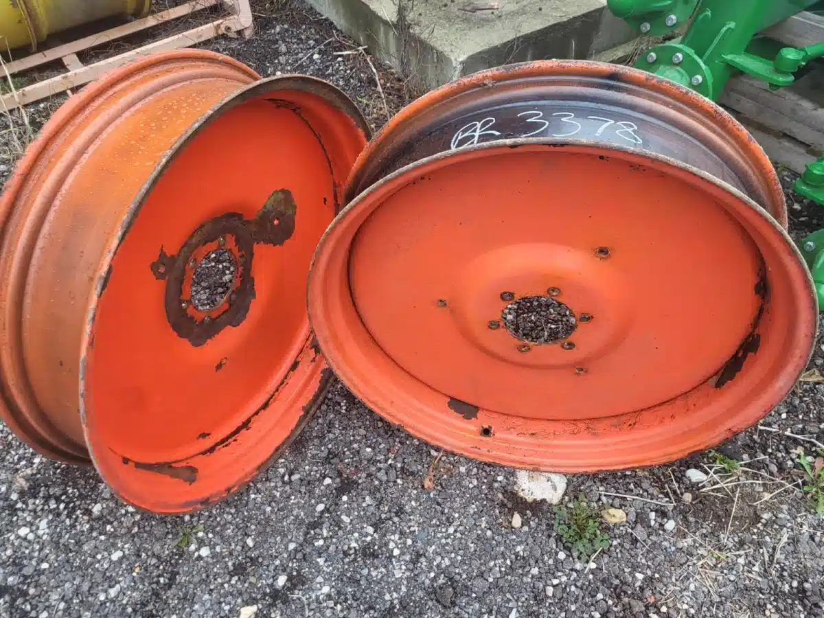 Gallery image 1 for Used Kubota 8x32 Rims