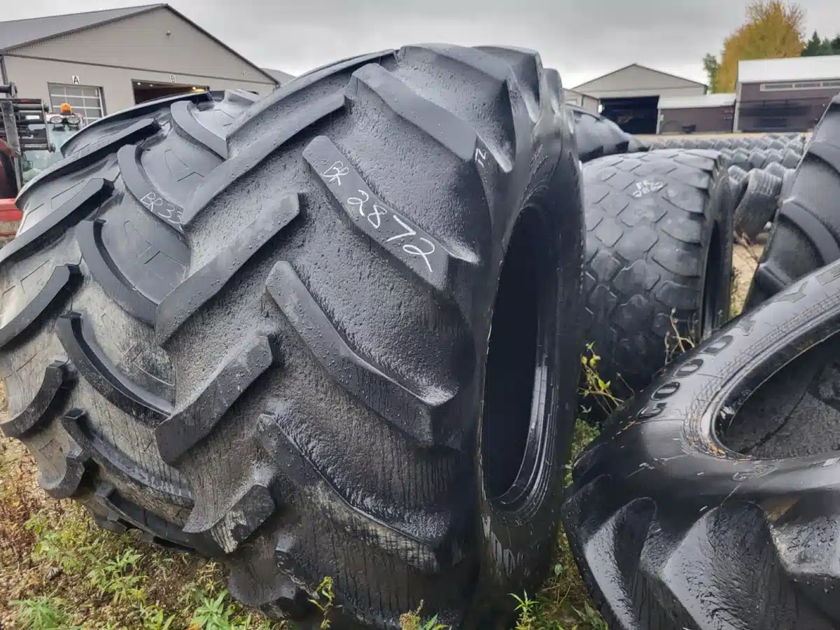 Gallery image 1 for Used Goodyear 800/70R38 Tires