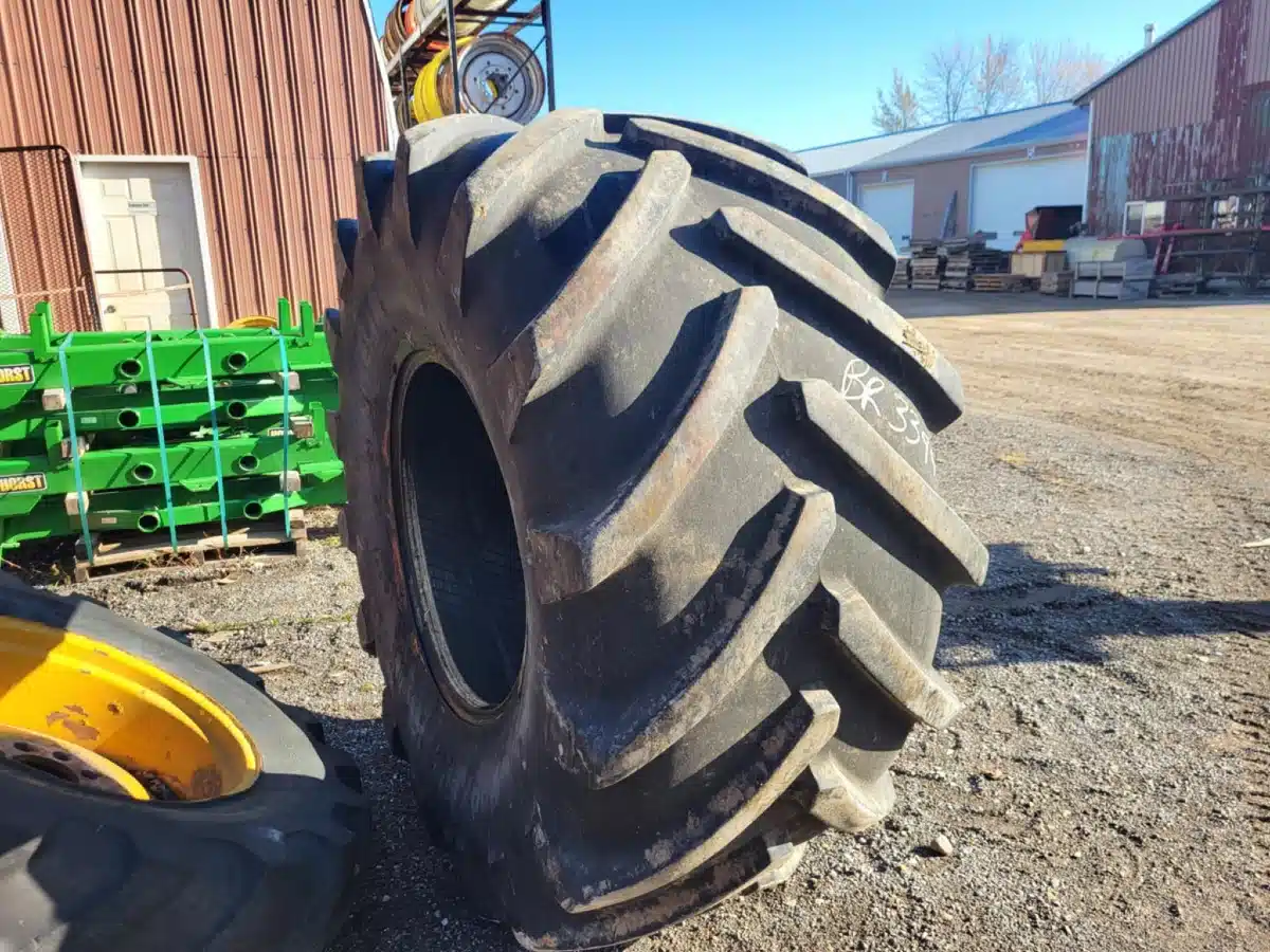 Used Michelin 900/60R32 Tires