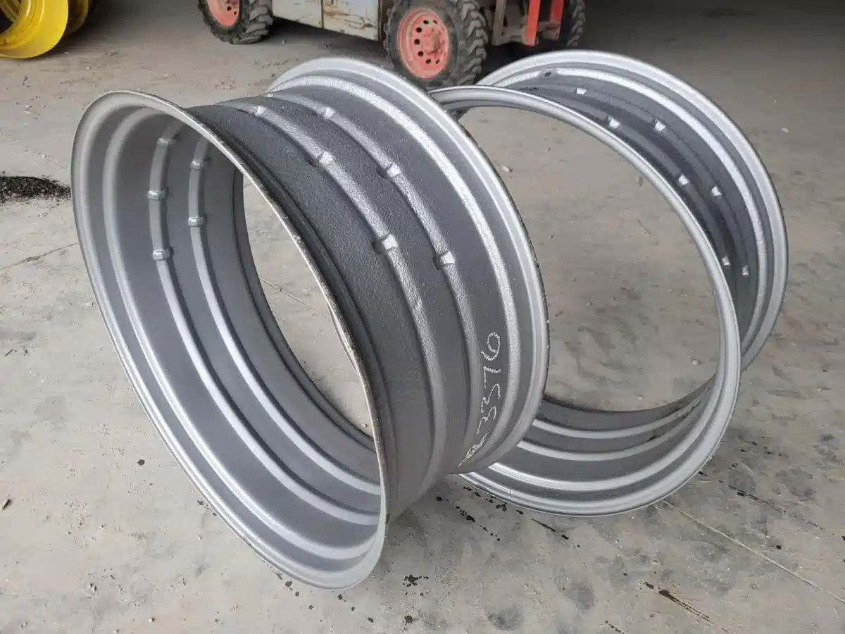 Gallery image 1 for Used Unverferth 16x38 Rims