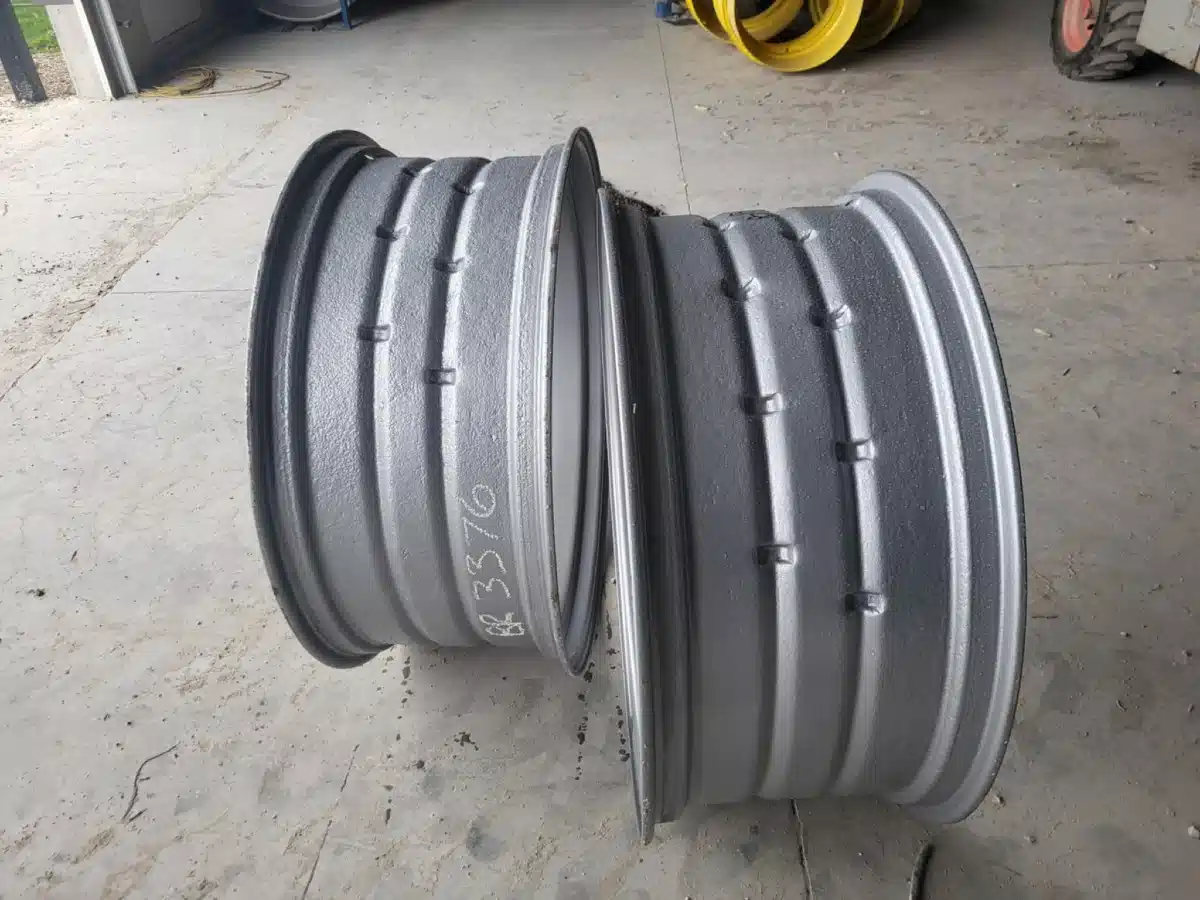 Gallery image 2 for Used Unverferth 16x38 Rims