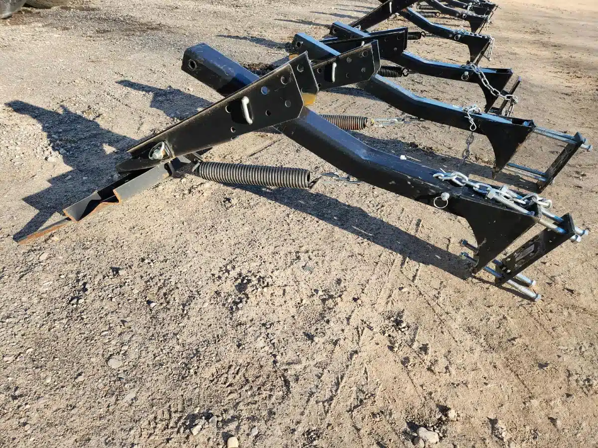 Gallery image 2 for Unverferth 21.5 Cultivator