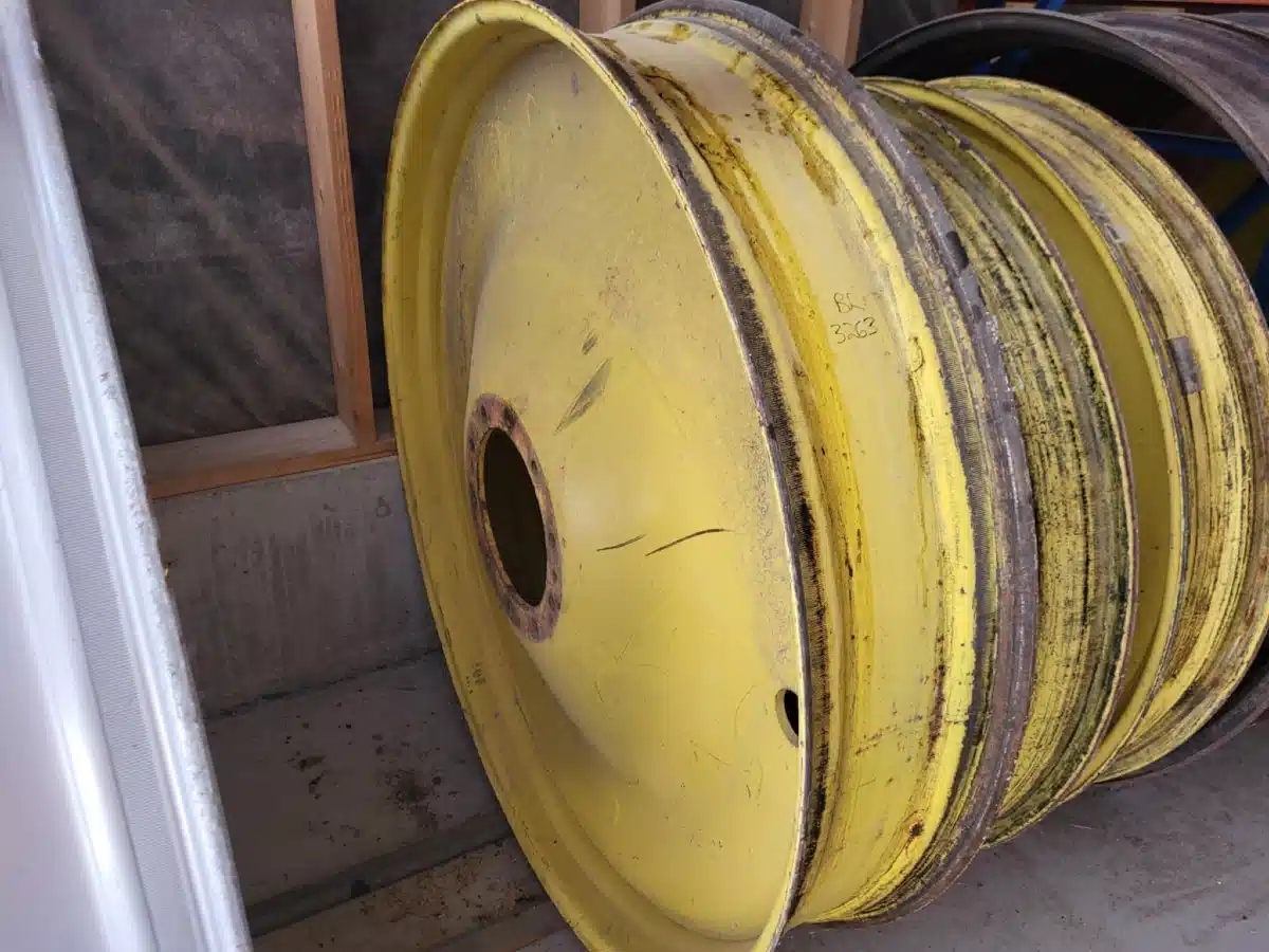 Gallery image 1 for Unverferth 10x54 Rims