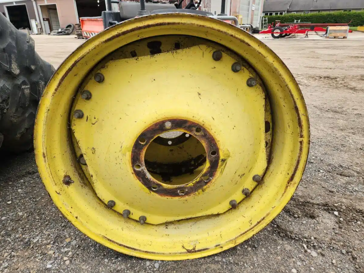 Gallery image 1 for Used Unverferth 15X34 Rims