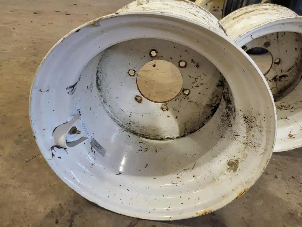 Gallery image 2 for Used Titan 12x16.5 Rims