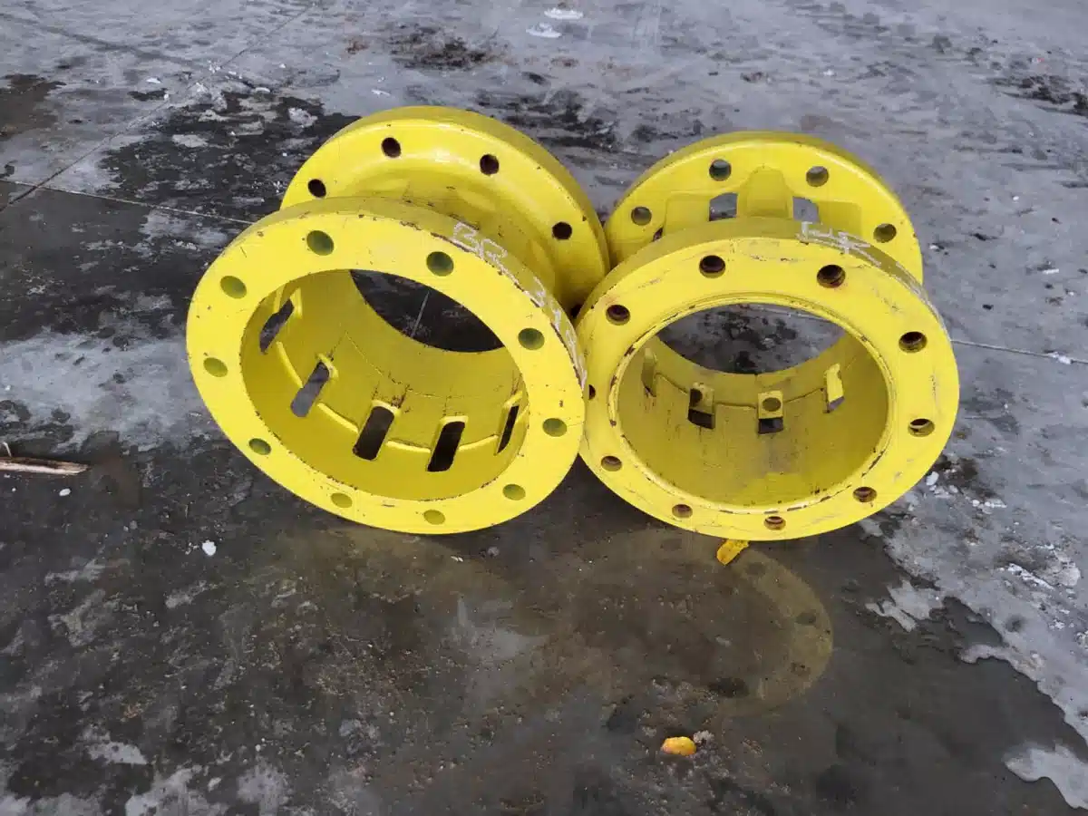 Gallery image 1 for Used Unverferth 10 BOLT Duals