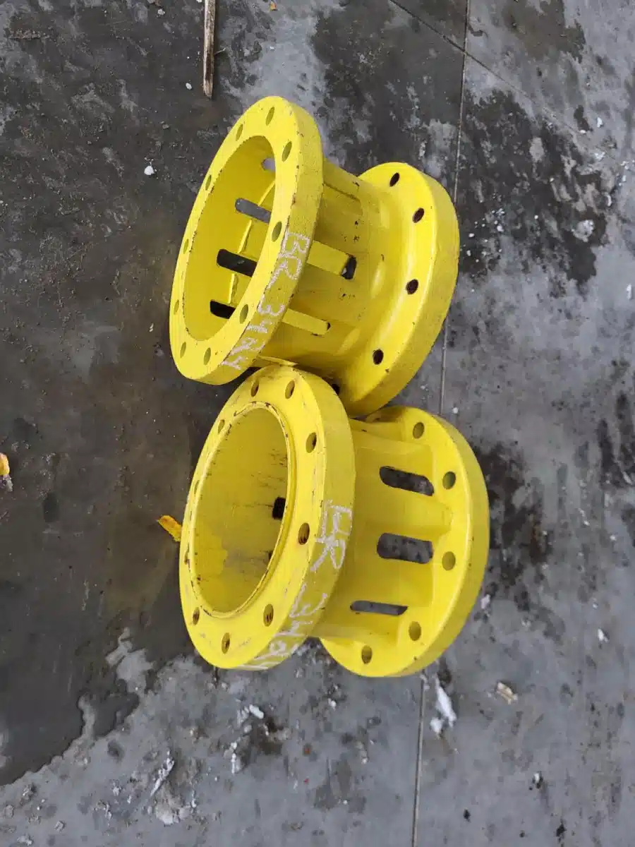 Gallery image 2 for Used Unverferth 10 BOLT Duals