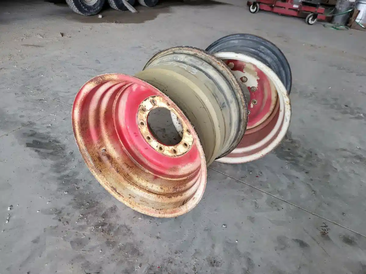 Used Titan 20x26 Rims