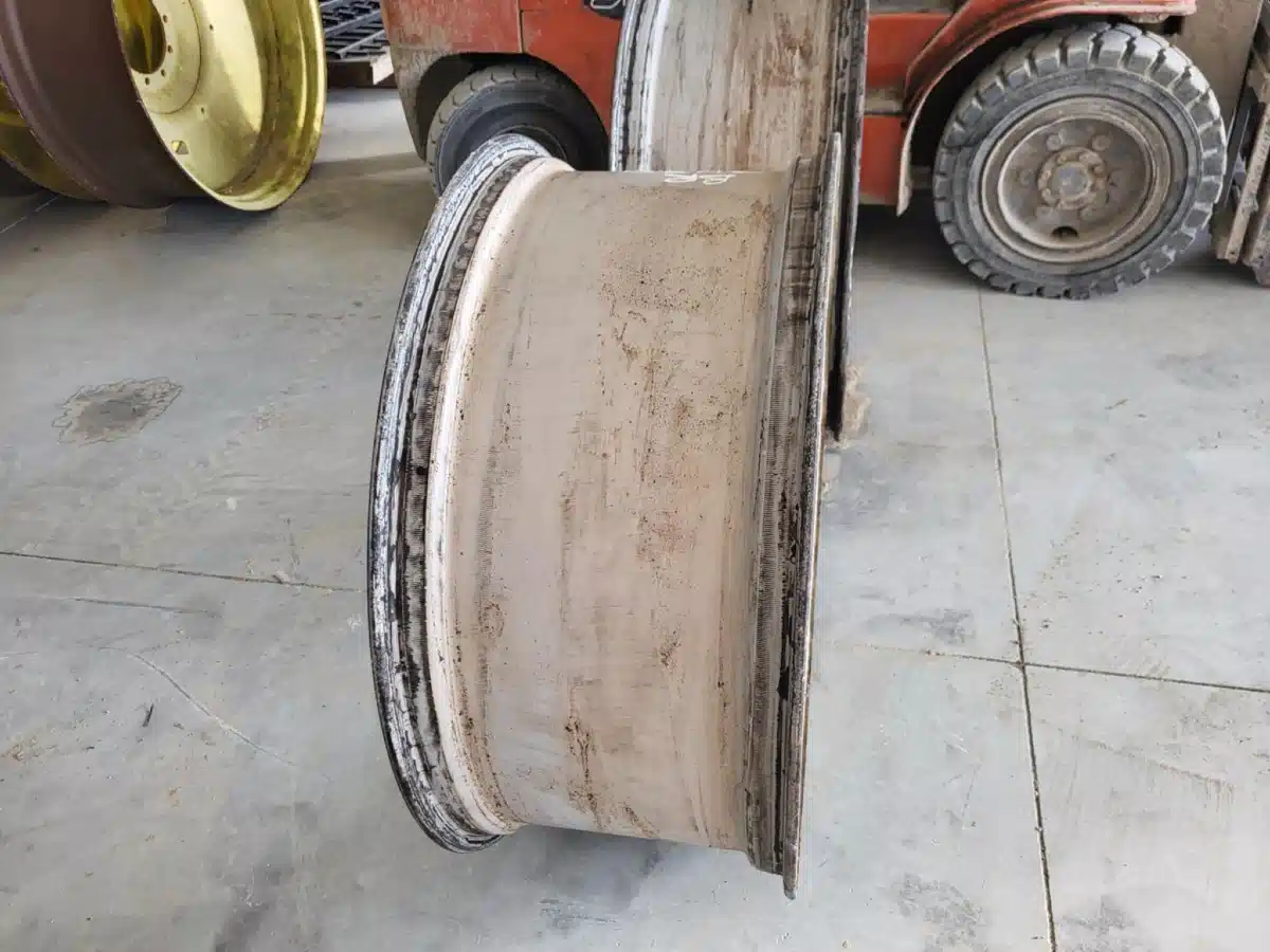 Gallery image 2 for Used Unverferth 16x38 Rims