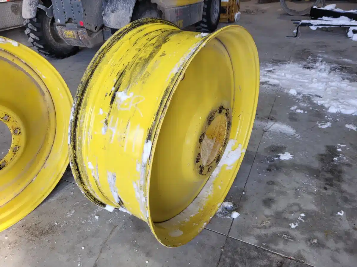 Gallery image 2 for Used Unverferth 16x42 Rims