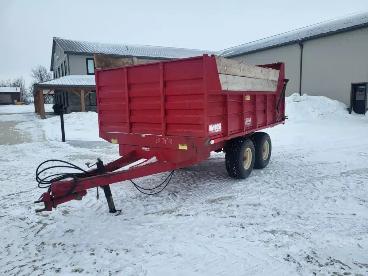 Gallery image 1 for 2011 John BM Mfg Ltd. T1200 Dumper