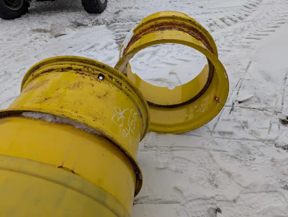 Gallery image 2 for Unverferth 15x30 Rims