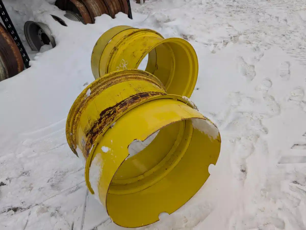 Gallery image 1 for Unverferth 15x30 Rims