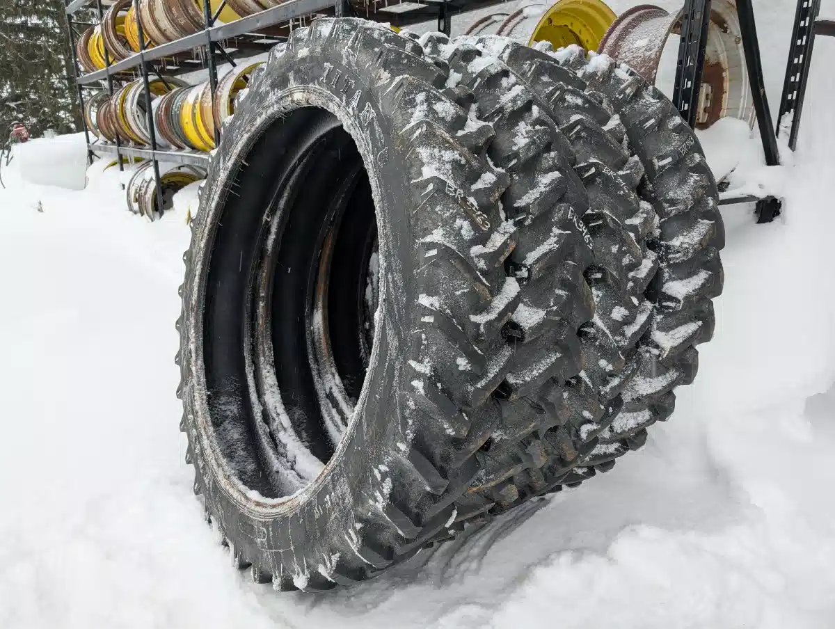 Titan 320/90R54 Tires