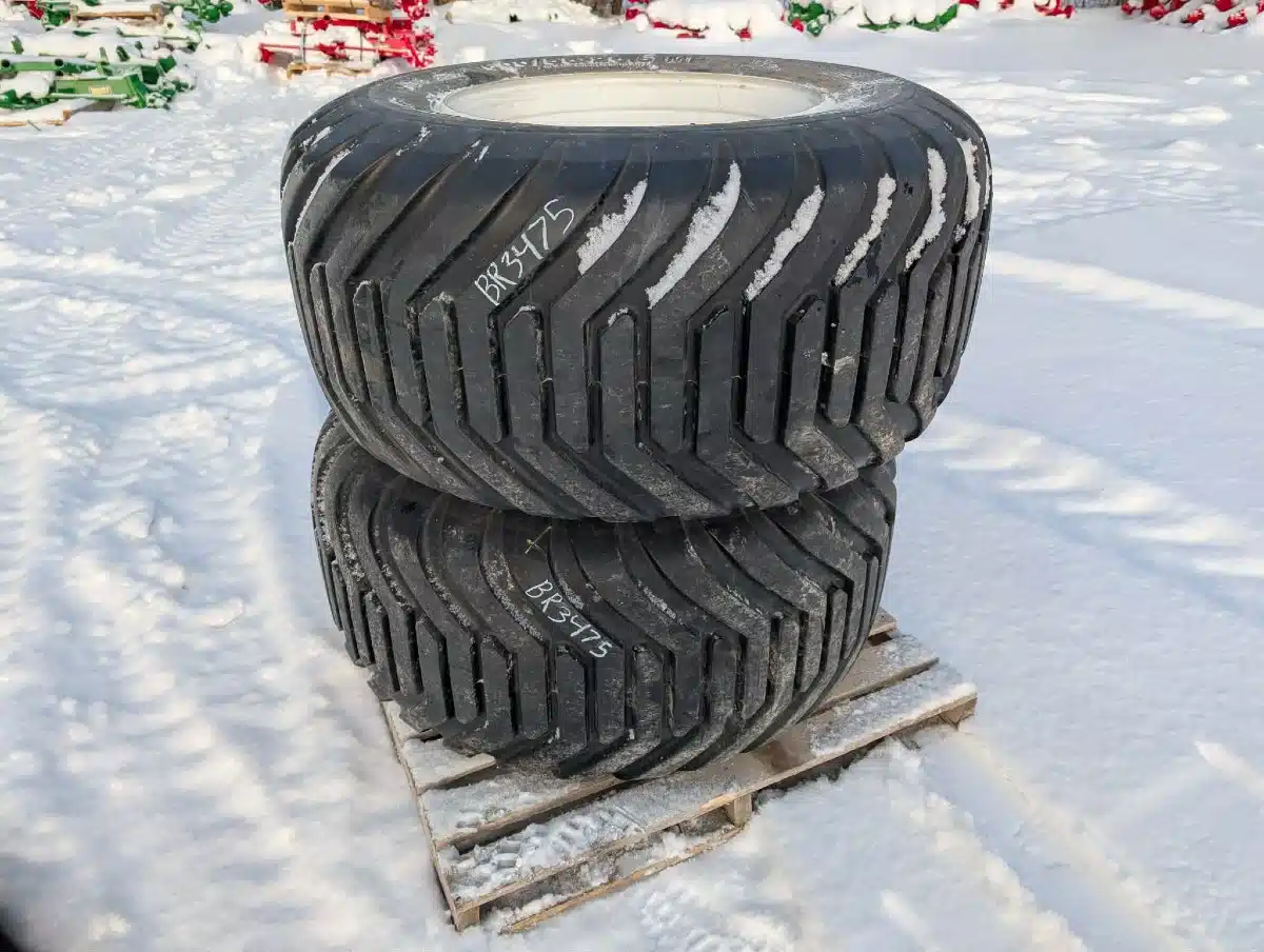 Multistar 600/55-26.5 Tires & Rims