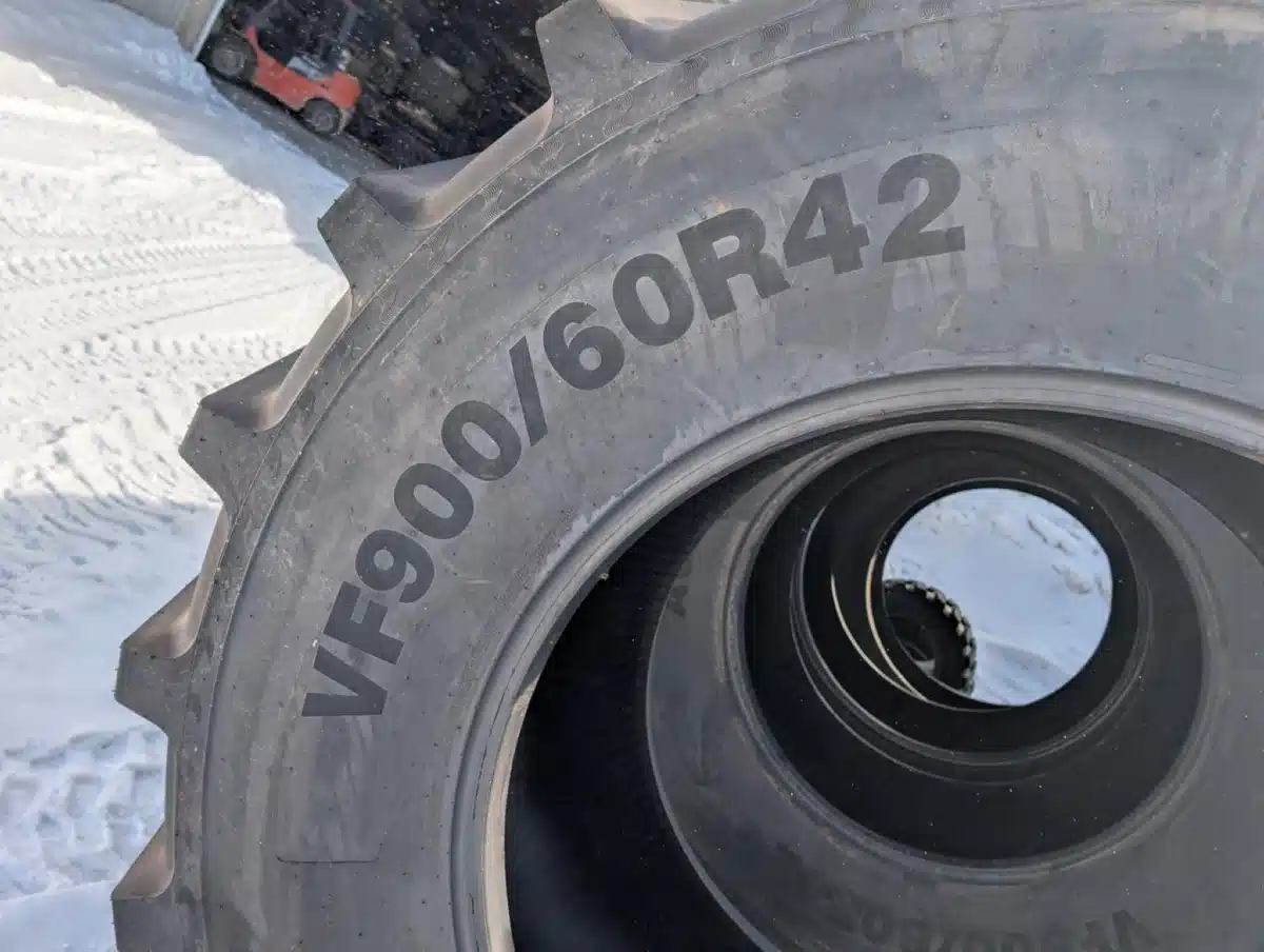 Gallery image 2 for Tianli VF900/60R42 Tires