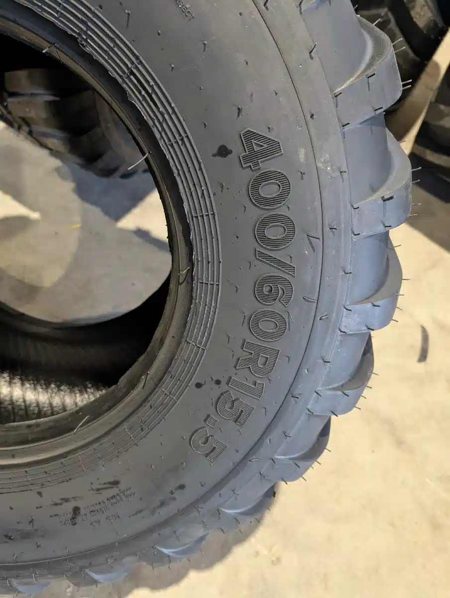 Gallery image 2 for Forerunner 400/60R15.5 Tires