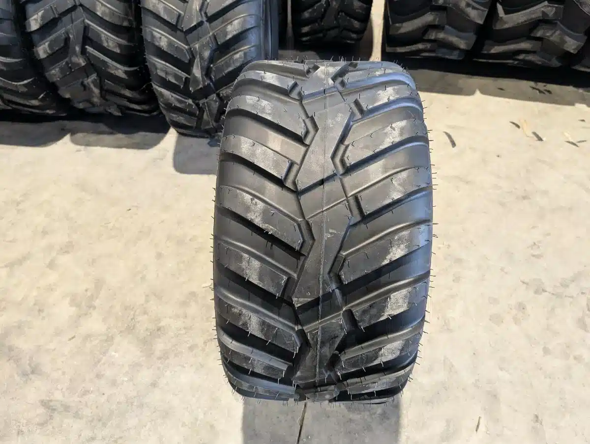 Gallery image 1 for Forerunner 400/60R15.5 Tires