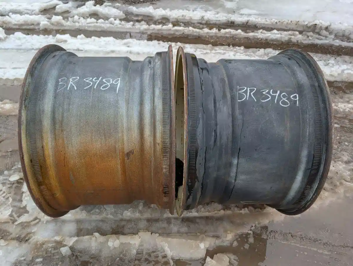 Gallery image 2 for Titan 21x32 Rims