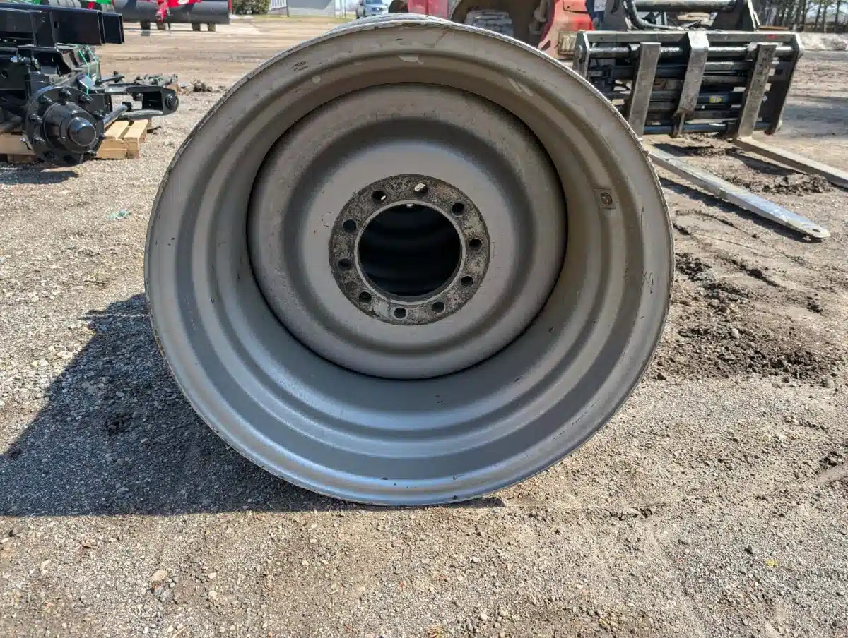 Gallery image 1 for Titan 25x26 Rims