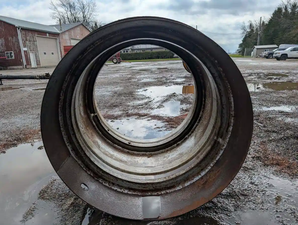 Photo de la Galerie 2 pour Unverferth 16x38 Roue (Jante)