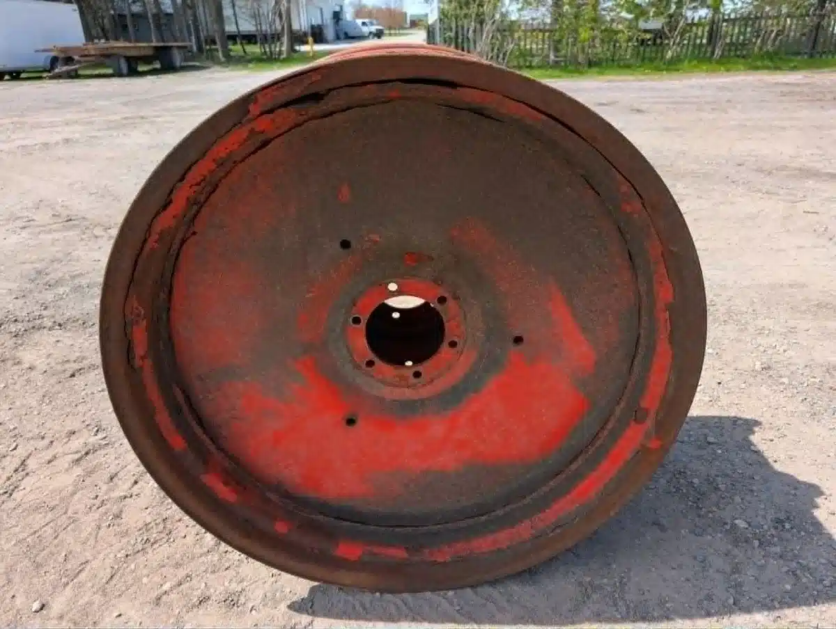 Gallery image 2 for Kubota 8x32 Rims
