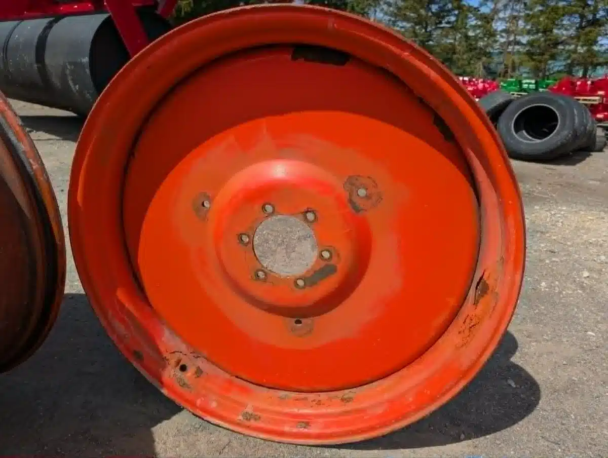 Gallery image 1 for Kubota 8x32 Rims