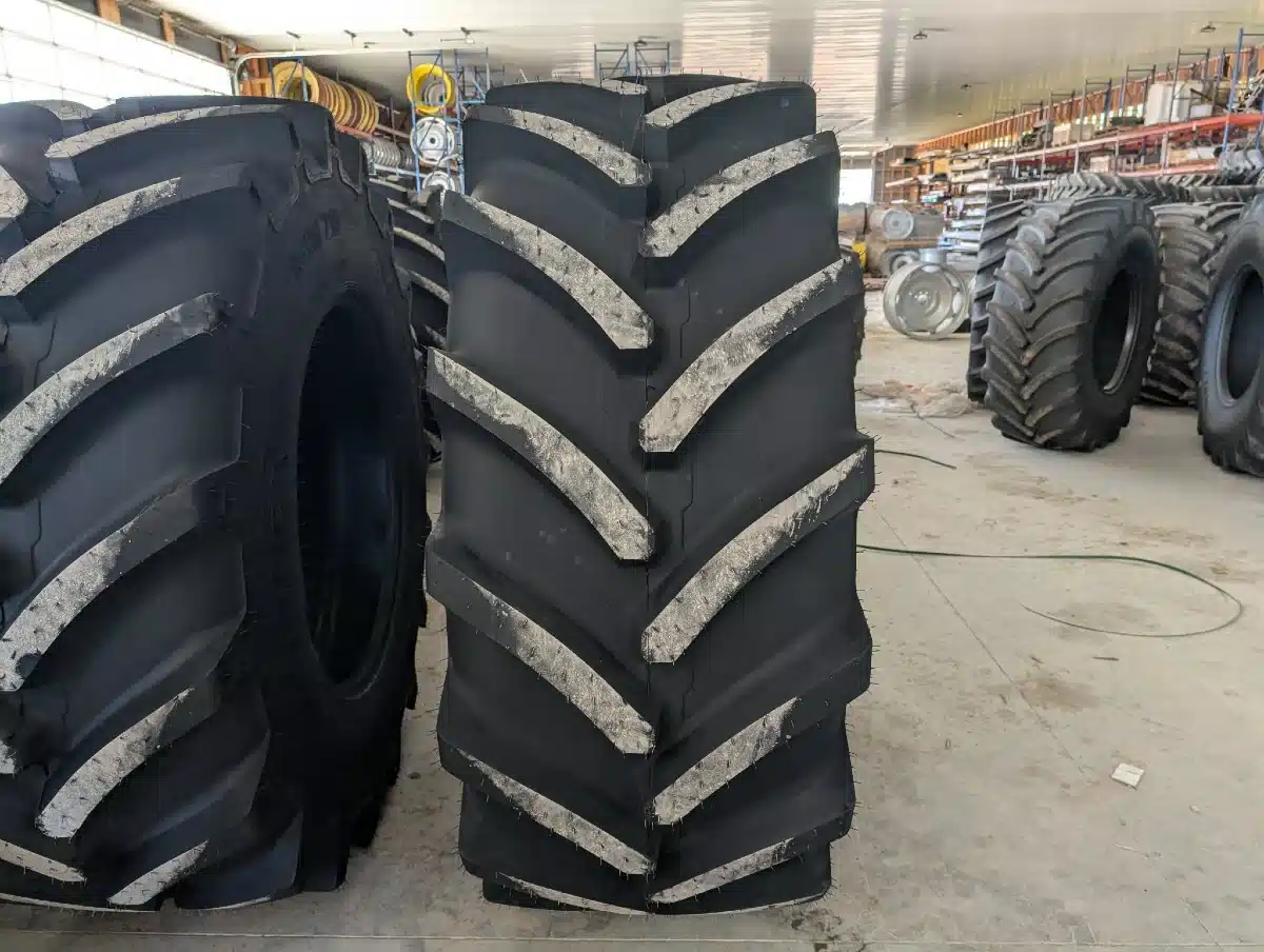 Gallery image 2 for Forerunner 710/70R38 Tires
